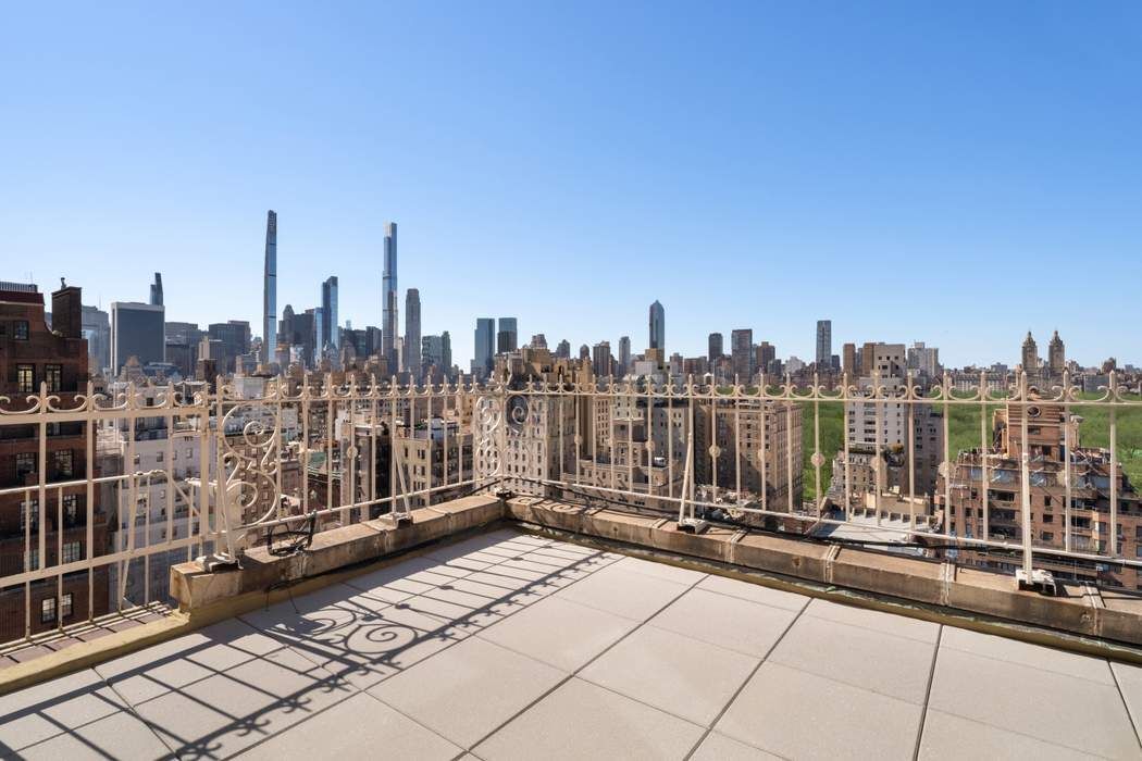 784 Park Avenue, Unit PHC Manhattan, NY 10021 - Photo 24 of 36 a view of a city with tall buildings