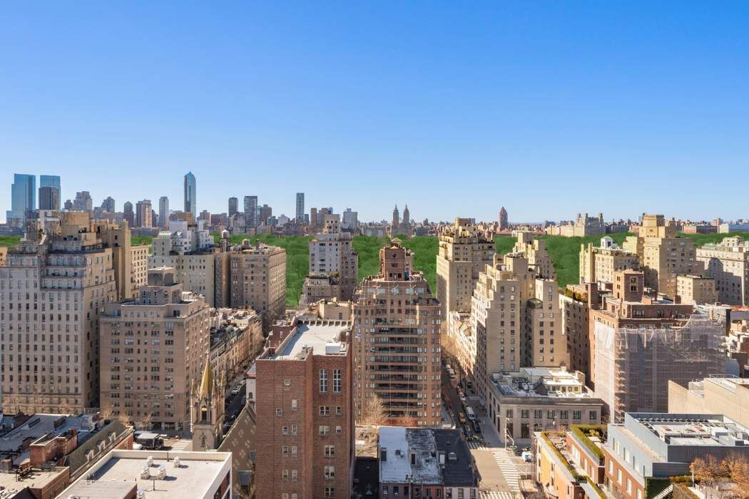 784 Park Avenue, Unit PHC Manhattan, NY 10021 - Photo 25 of 36 a view of a city with tall buildings