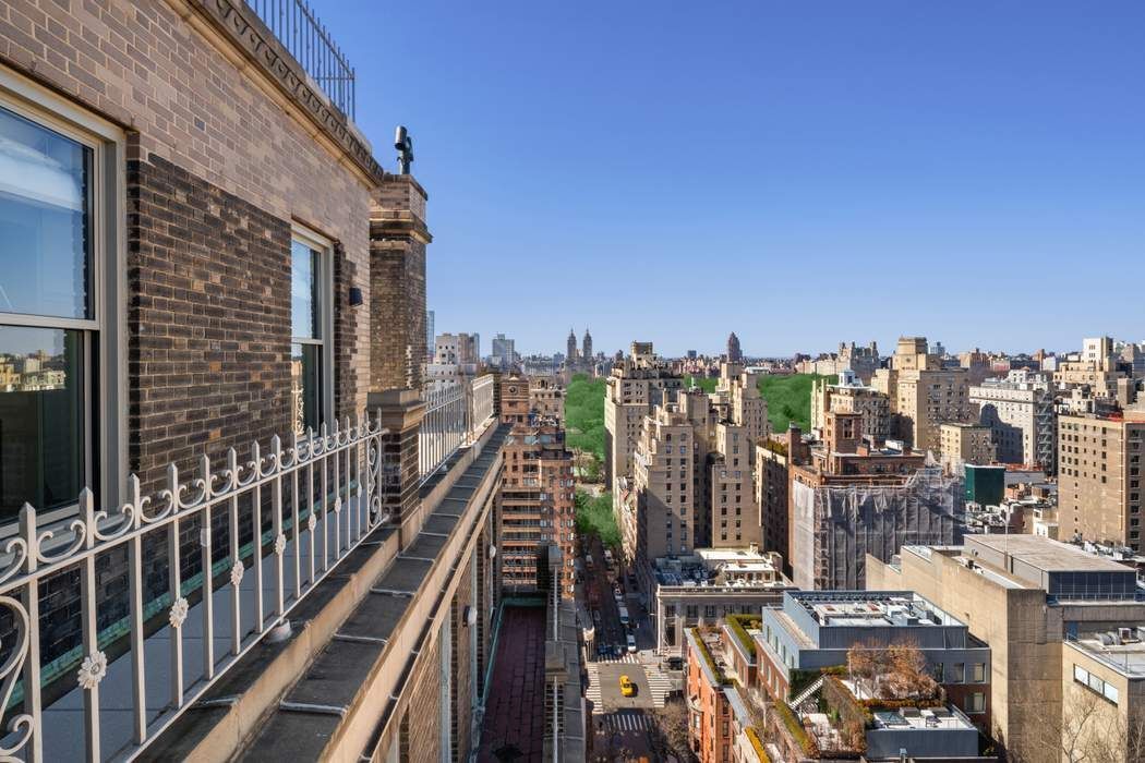 784 Park Avenue, Unit PHC Manhattan, NY 10021 - Photo 29 of 36 a view of buildings