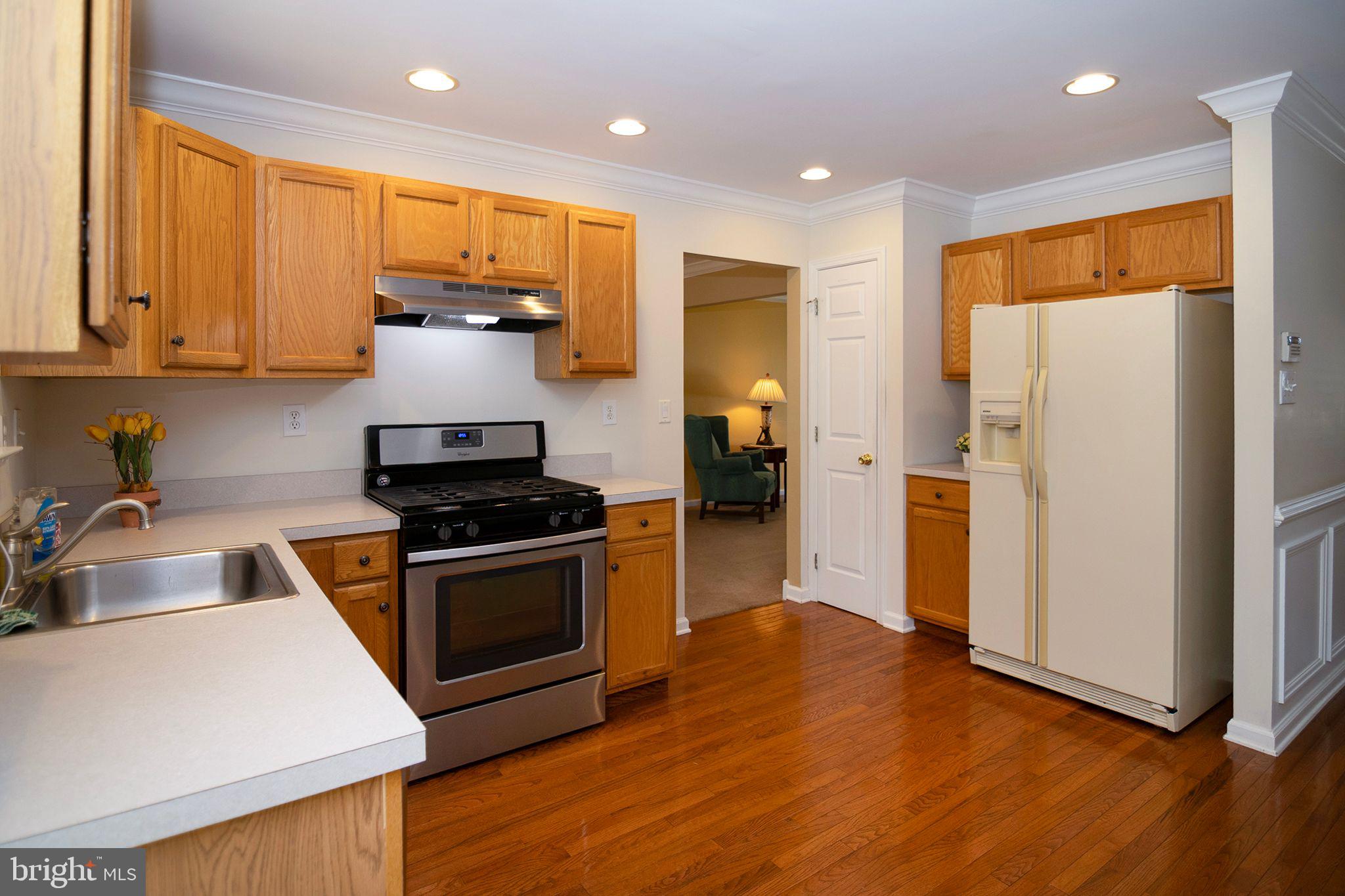 34 Chestertown Road Sicklerville, NJ 08081 - Photo 13 of 52 Kitchen: HW Floors, Recessed Ltg
