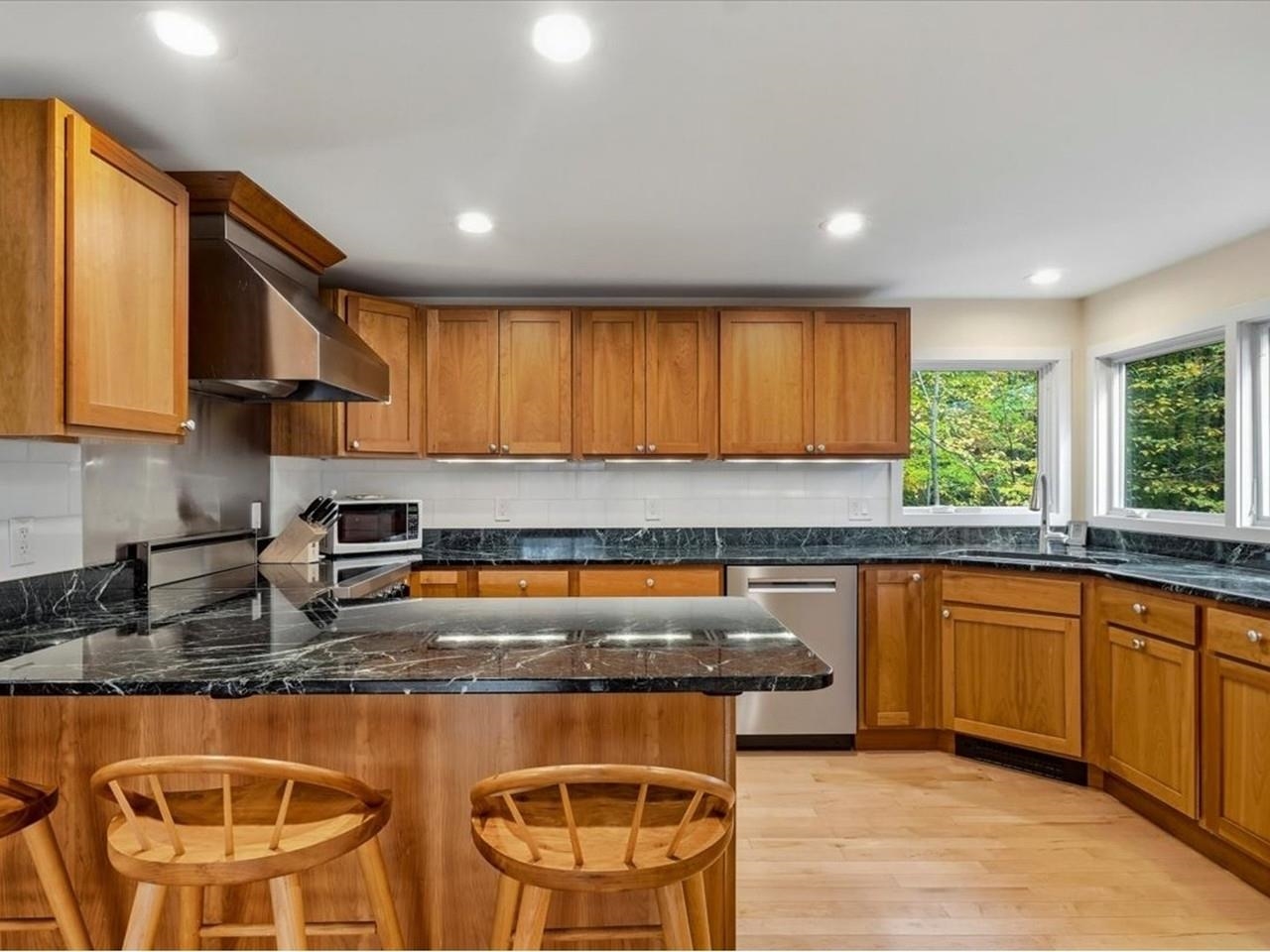 185 Maple Road Stowe, VT 05672 - Photo 14 of 49