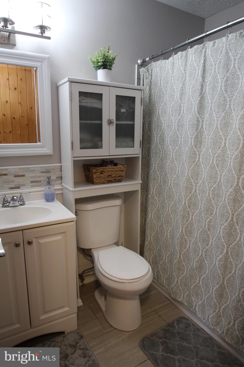 29 Miles Road Claymont, DE 19703 - Photo 12 of 19 Half Bath
