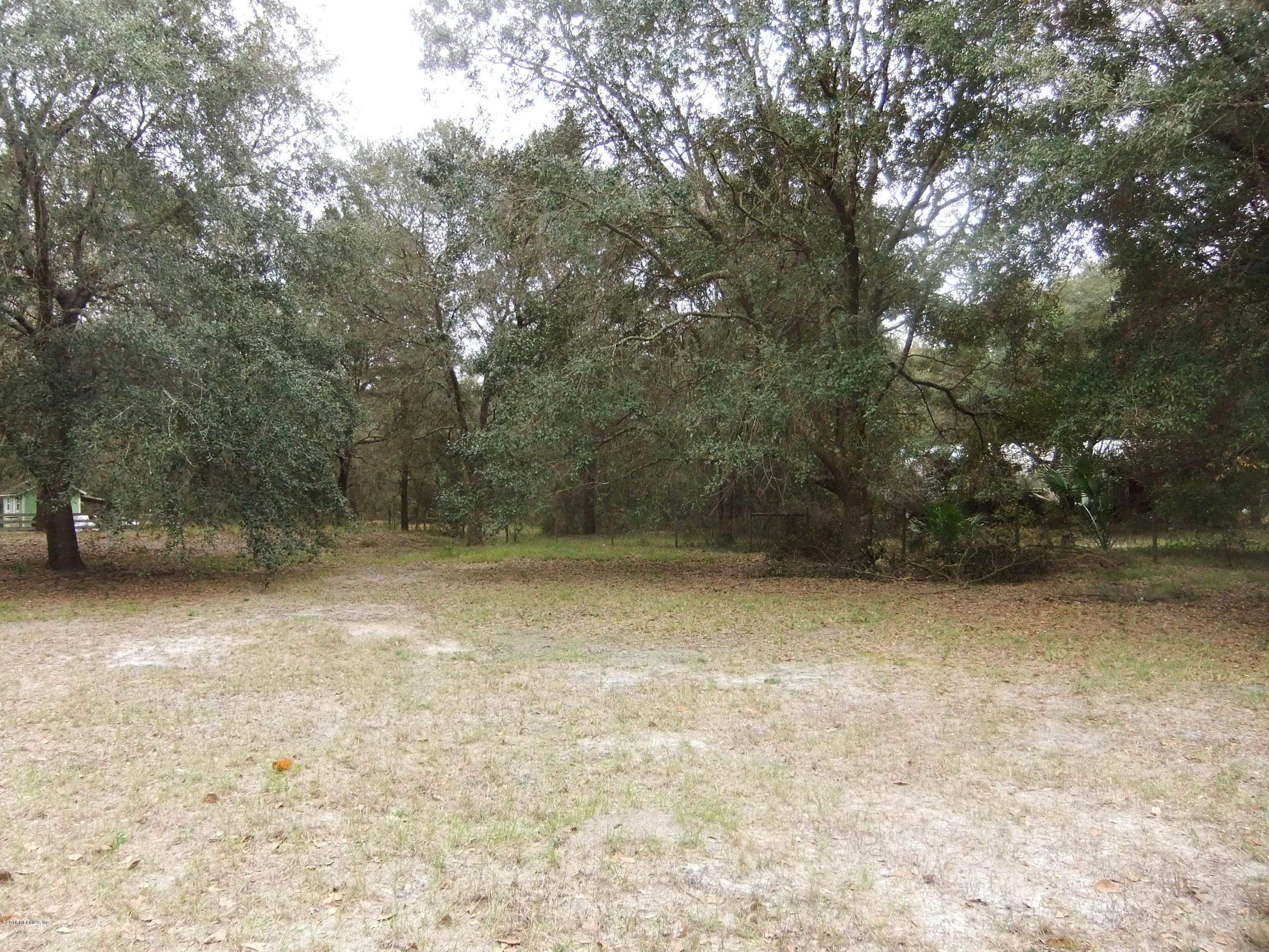 1700 Lake Road Jacksonville, FL 32226 - Photo 32 of 46 a view of a backyard