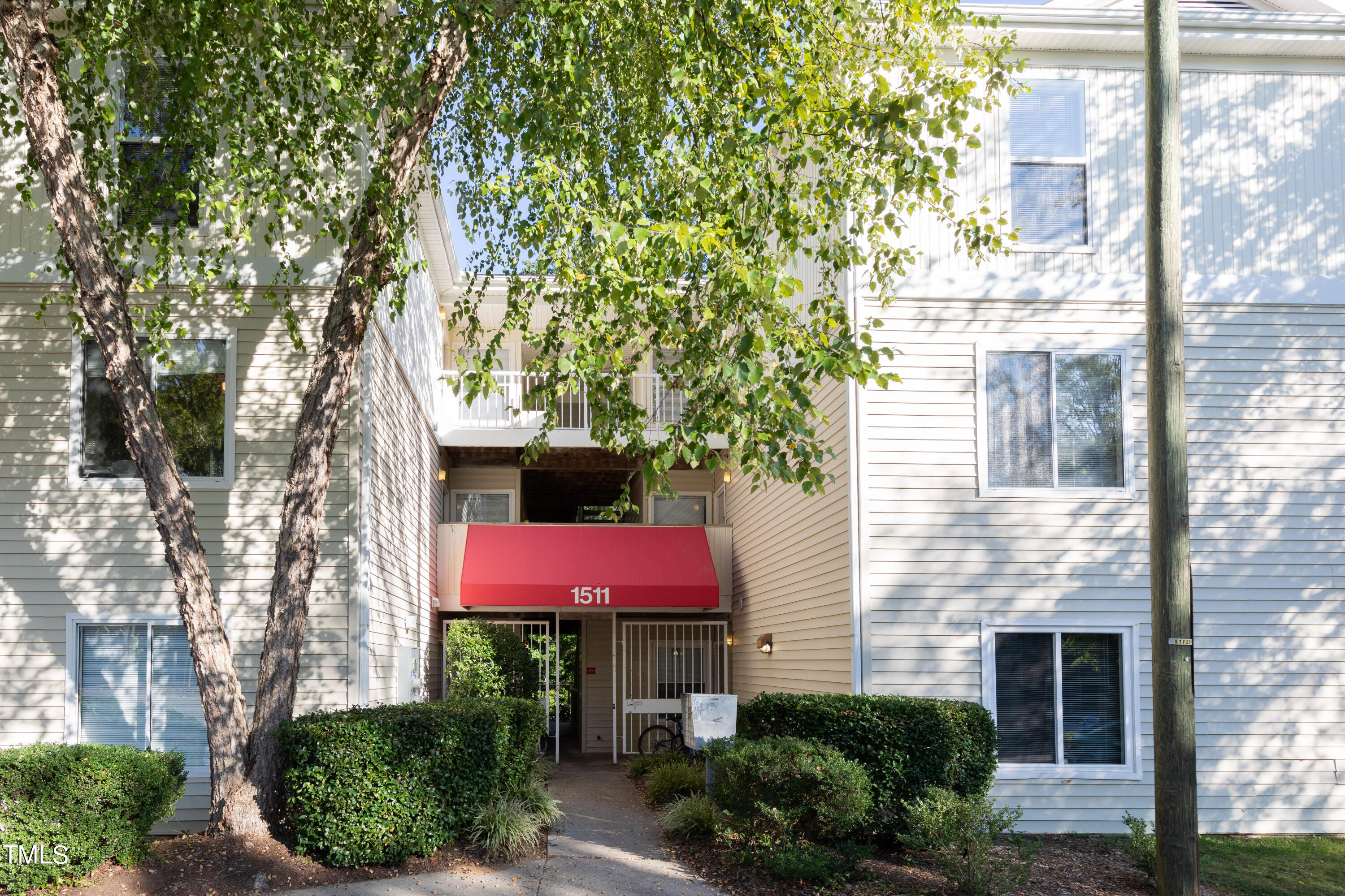 1511 Graduate Lane, Unit 202 Raleigh, NC 27606 - Photo 1 of 16 4A6A4736