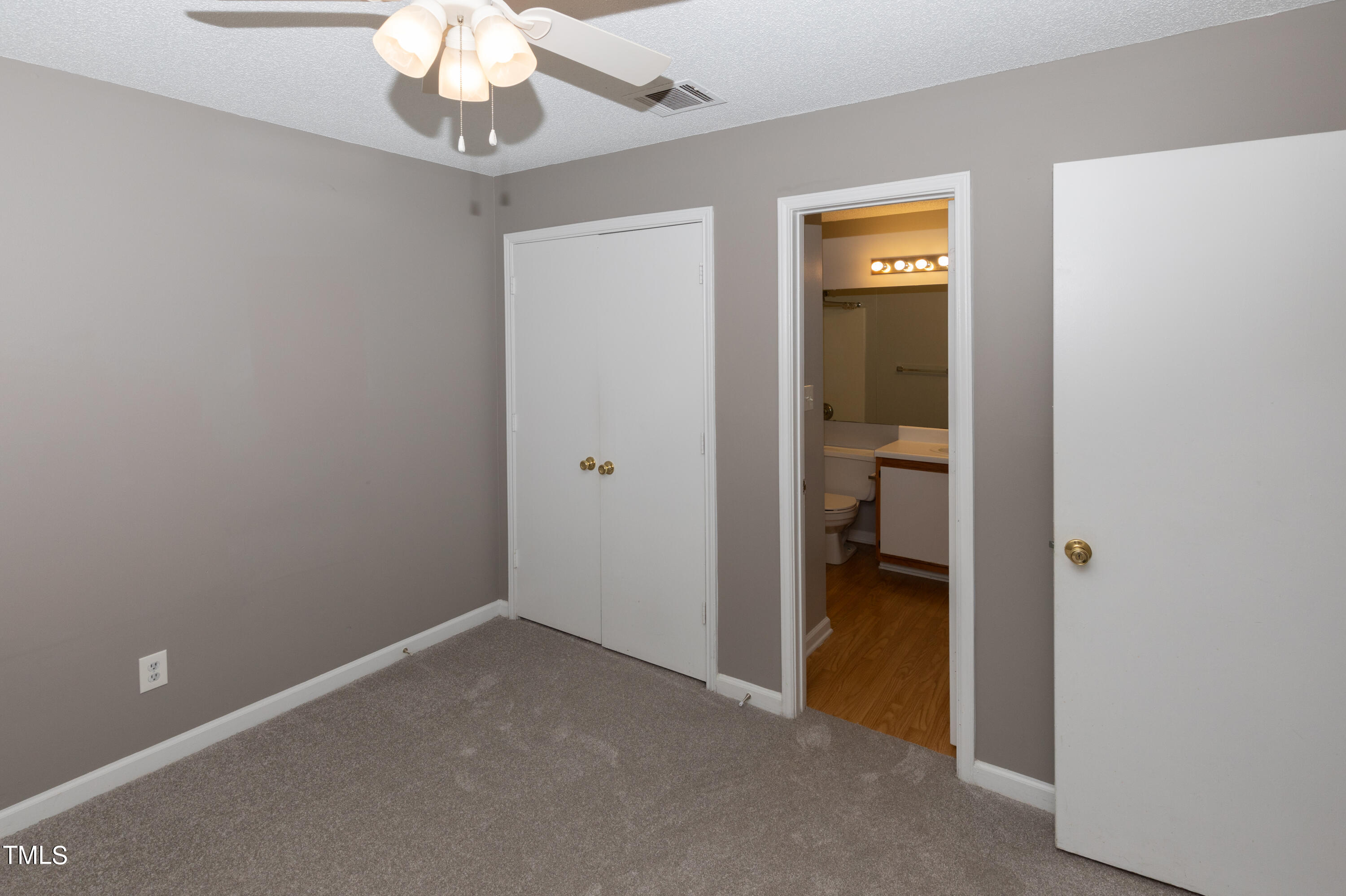 1511 Graduate Lane, Unit 202 Raleigh, NC 27606 - Photo 10 of 16 4A6A4705