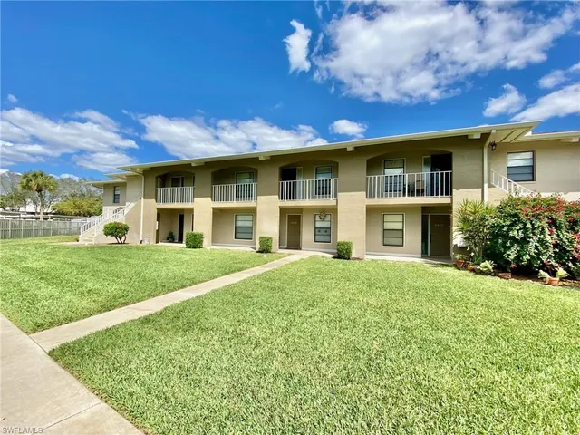 $2,300 | 145 Cypress Way East, Unit A, Naples, FL 34110