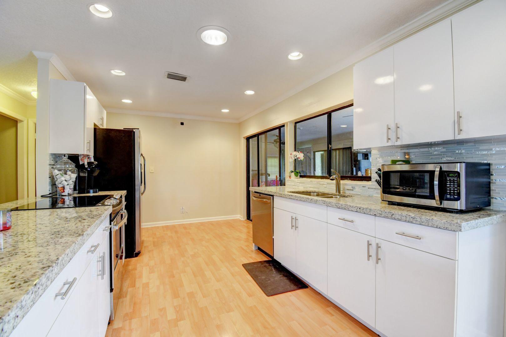 9863 Spanish Isles Drive Boca Raton, FL 33496 - Photo 15 of 37 15_dsc_6832_3_4_5_6