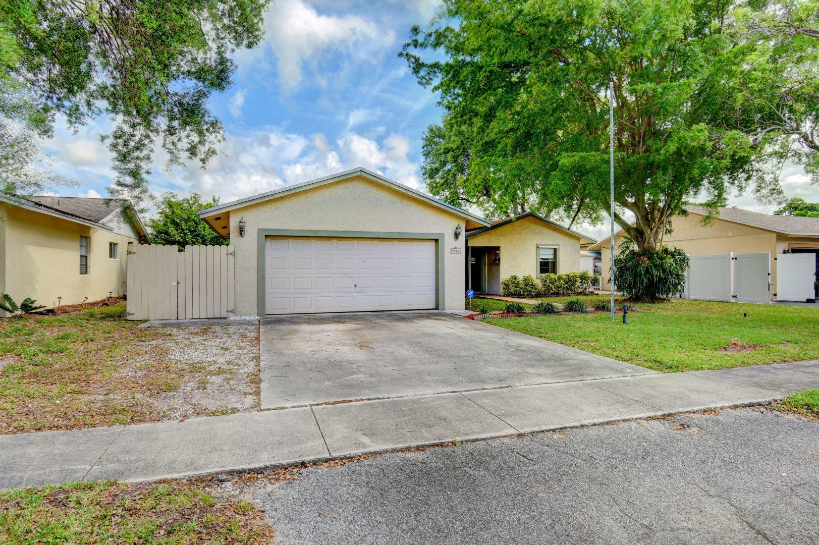 9863 Spanish Isles Drive Boca Raton, FL 33496 - Photo 4 of 37 04_dsc_6552_3_4_5_6