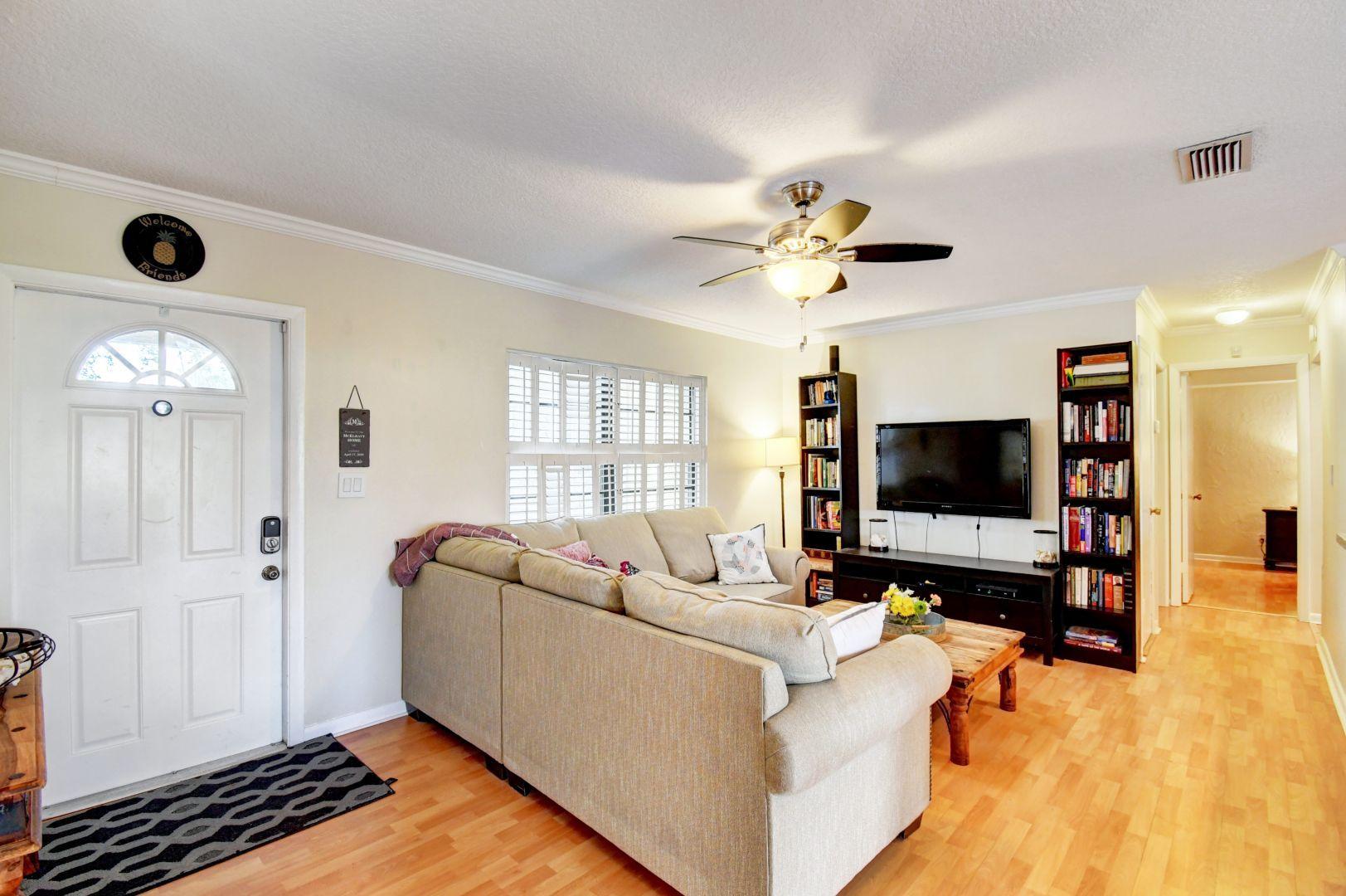9863 Spanish Isles Drive Boca Raton, FL 33496 - Photo 8 of 37 08_dsc_6752_3_4_5_6
