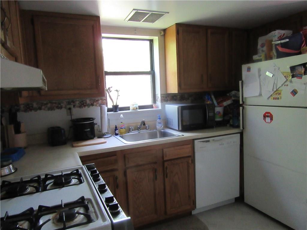 420 Manor Harrison City Road Manor, PA 15665 - Photo 4 of 25 Apartment A Kitchen