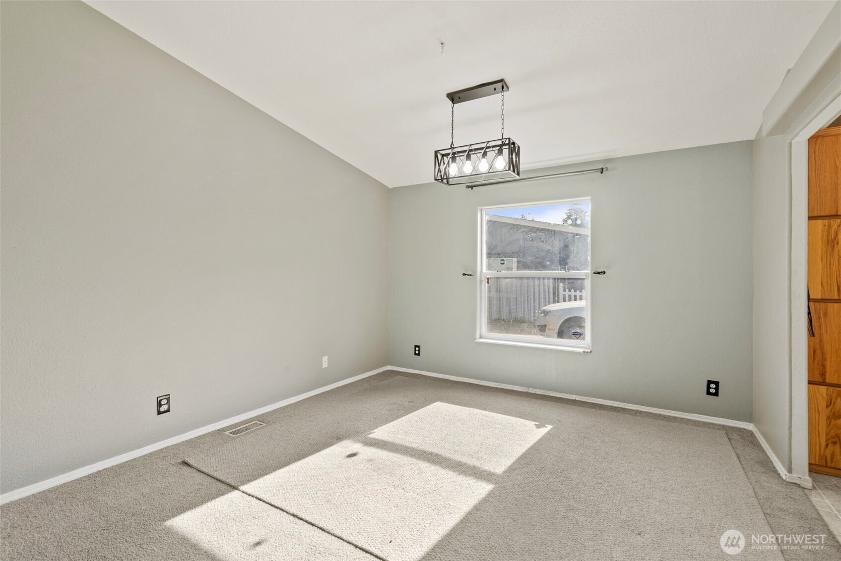 3568 Southwest 342nd Street Federal Way, WA 98023 - Photo 13 of 26