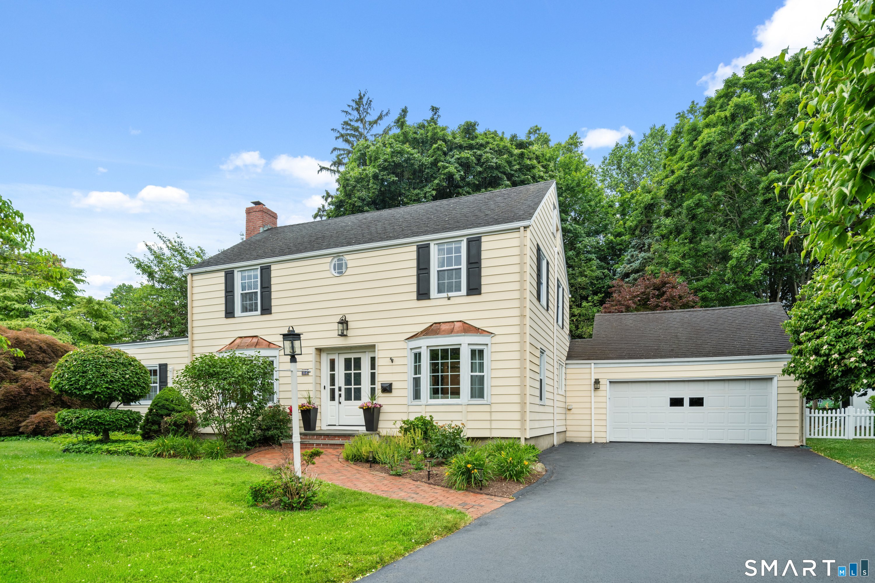 63 Lockwood Road Fairfield, CT 06825 - Photo 2 of 33