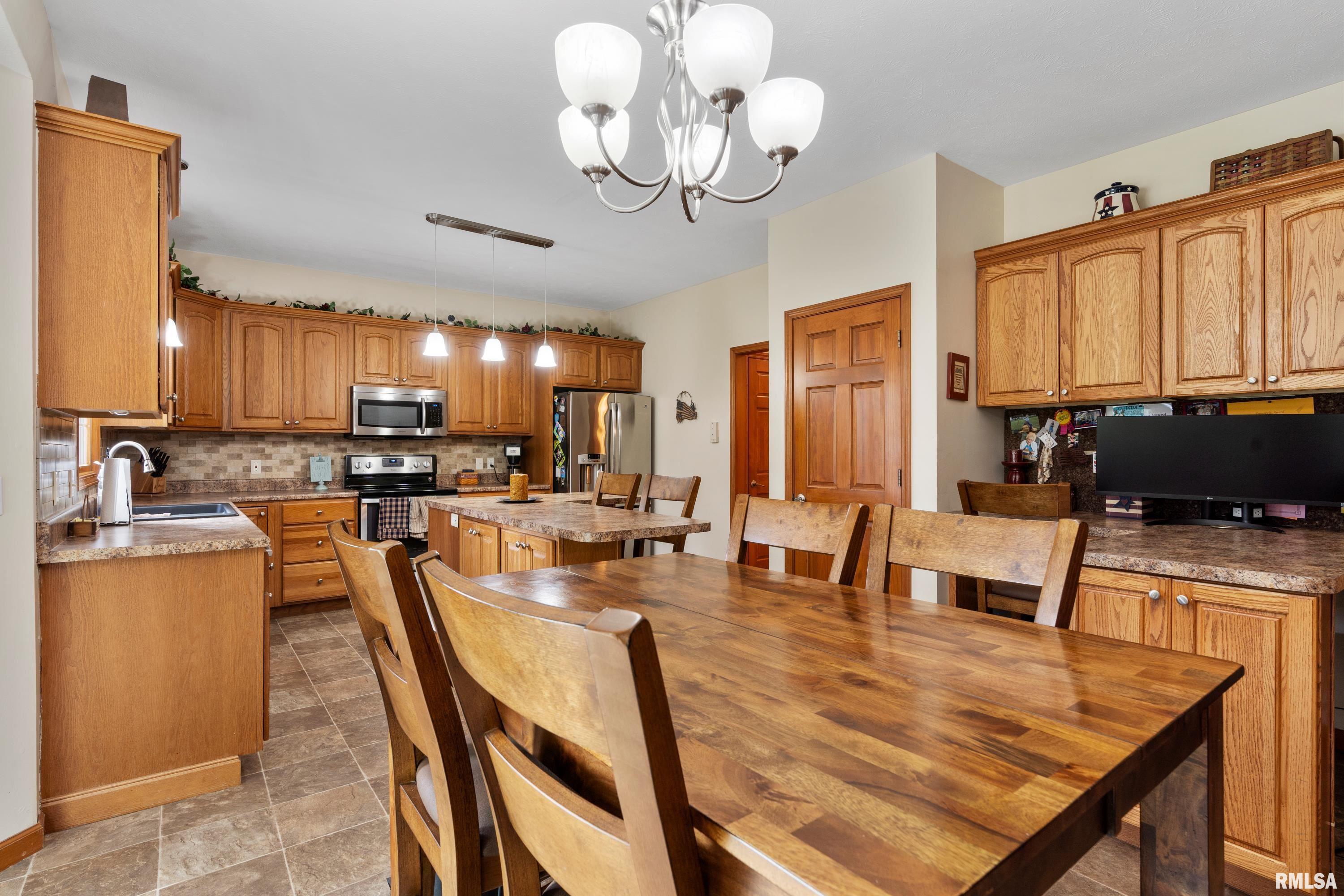 3017 Springwood Drive Springfield, IL 62712 - Photo 13 of 42