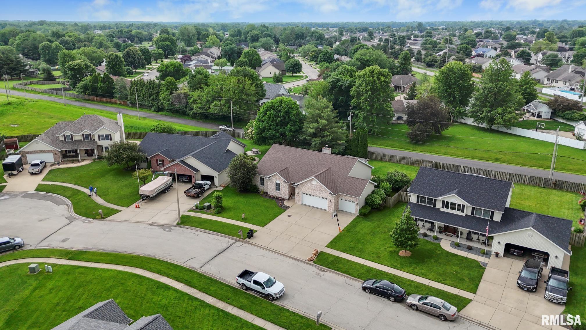 3017 Springwood Drive Springfield, IL 62712 - Photo 4 of 42