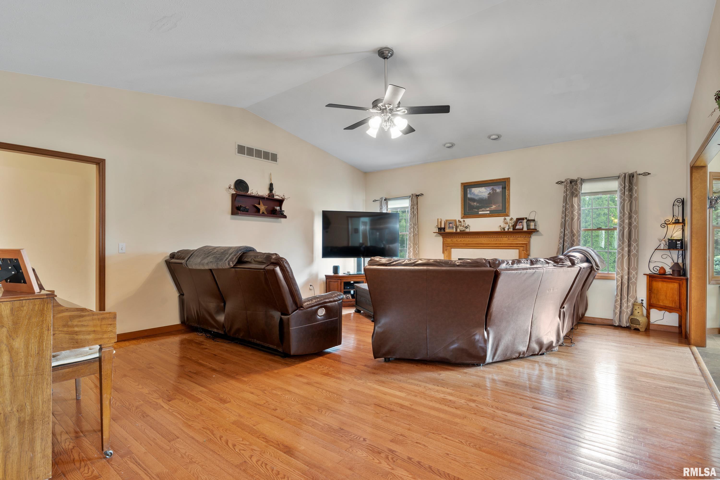 3017 Springwood Drive Springfield, IL 62712 - Photo 8 of 42