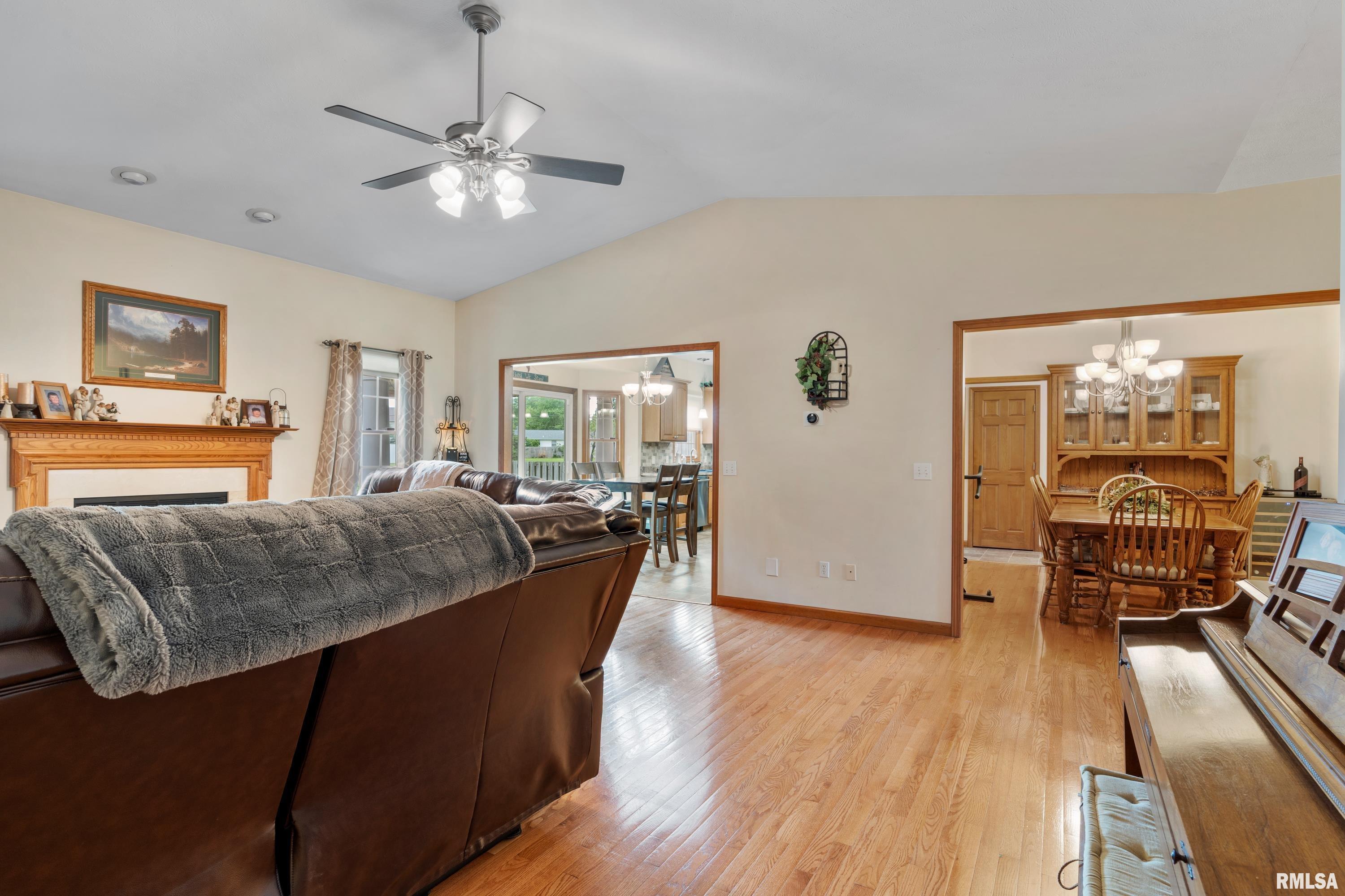 3017 Springwood Drive Springfield, IL 62712 - Photo 9 of 42