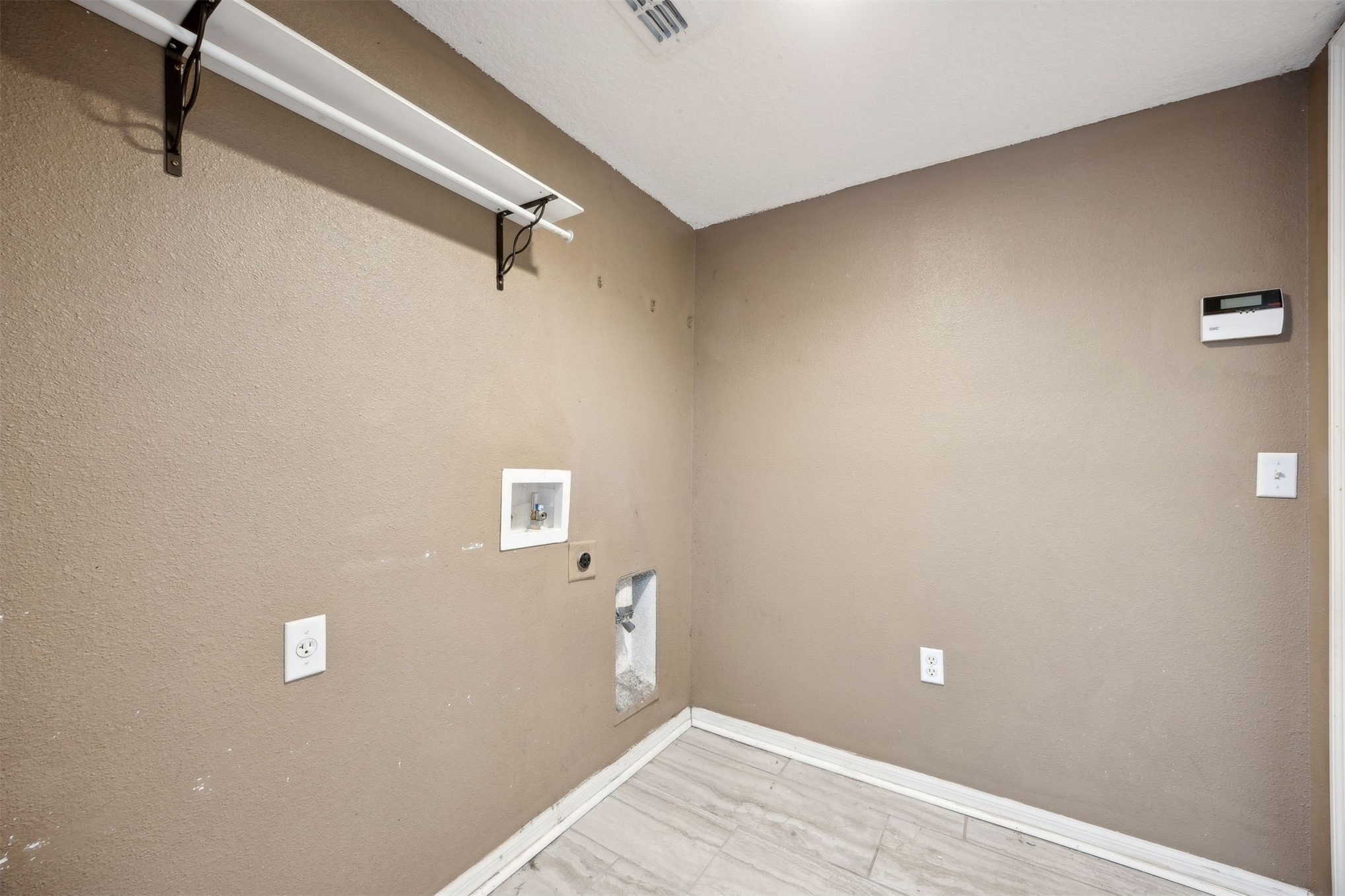 87233 Kipling Drive Yulee, FL 32097 - Photo 33 of 38 a view of a room with a shower