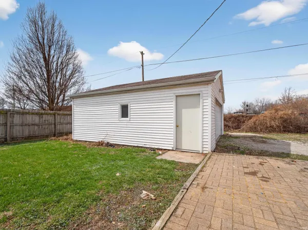 $214,900 | 4002 Enola Court, Fort Wayne, IN 46809