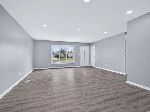 $214,900 | 4002 Enola Court, Fort Wayne, IN 46809