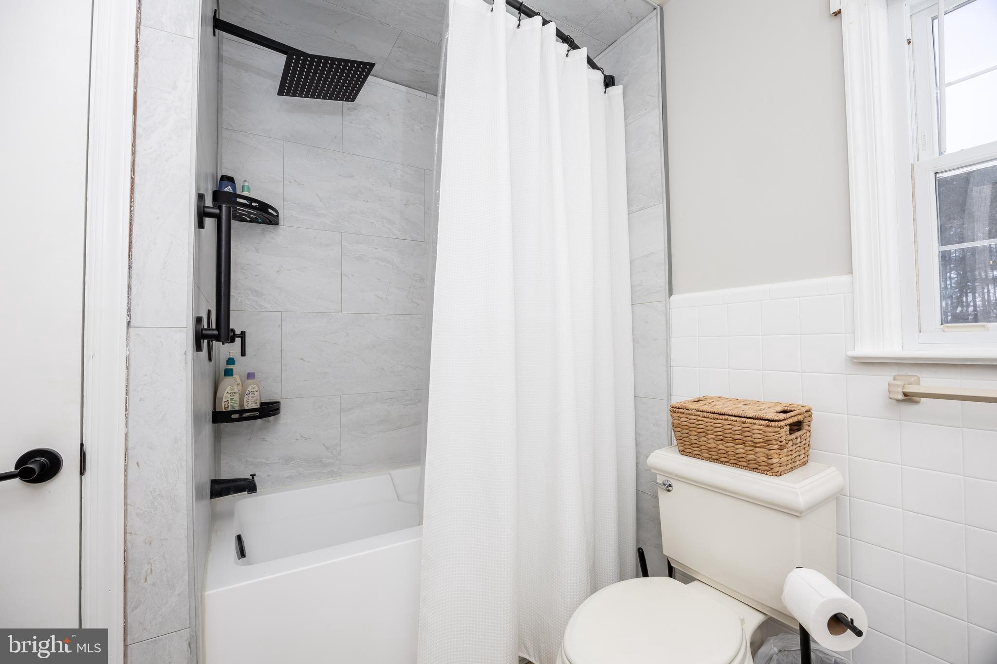 3750 Sunnyside Road East New Market, MD 21631 - Photo 22 of 45 a bathroom with a toilet and a shower