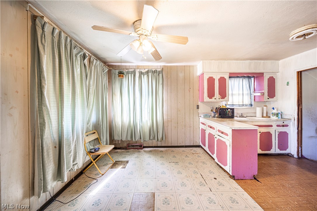 16102 Seville Road Cleveland, OH 44128 - Photo 11 of 31 Gallery Image 11