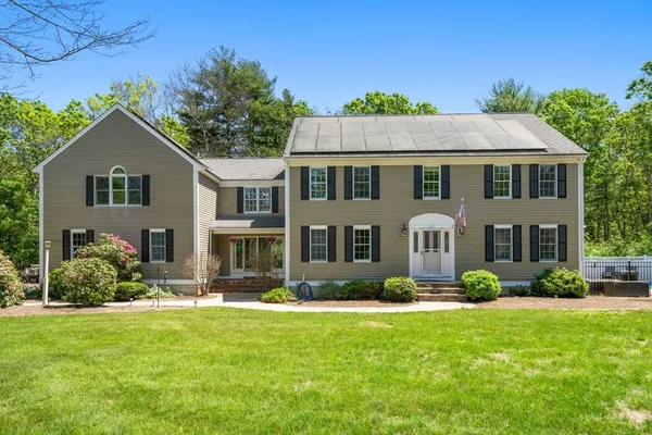 $899,999 | 103 Cranberry Drive, Halifax, MA 02338