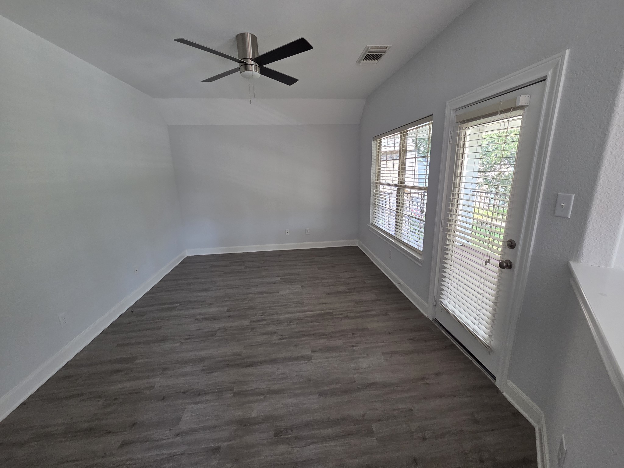 90 Panterra Way Spring, TX 77382 - Photo 14 of 20 Gallery Image 14