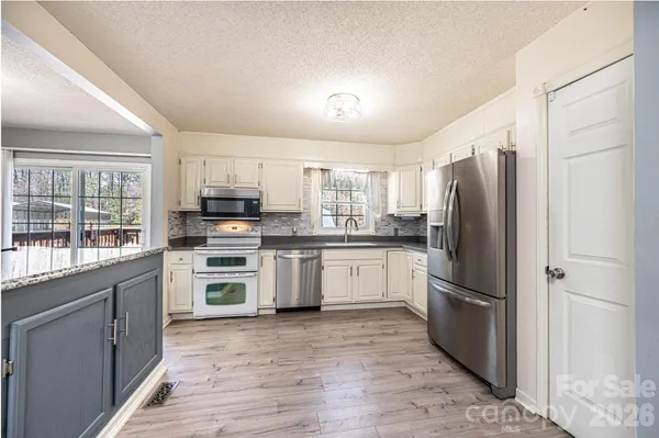 $439,900 | 2681 Tumbleweed Drive, Lenoir, NC 28645