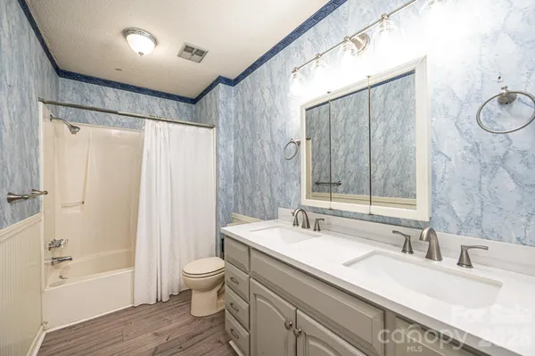 $439,900 | 2681 Tumbleweed Drive, Lenoir, NC 28645