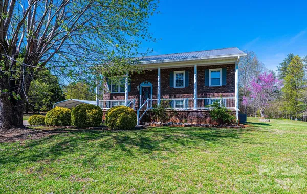 $439,900 | 2681 Tumbleweed Drive, Lenoir, NC 28645