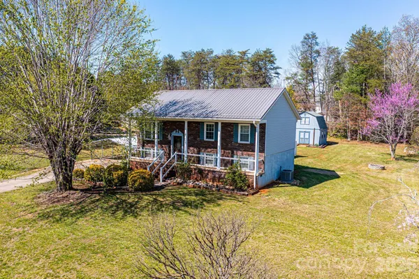 $439,900 | 2681 Tumbleweed Drive, Lenoir, NC 28645