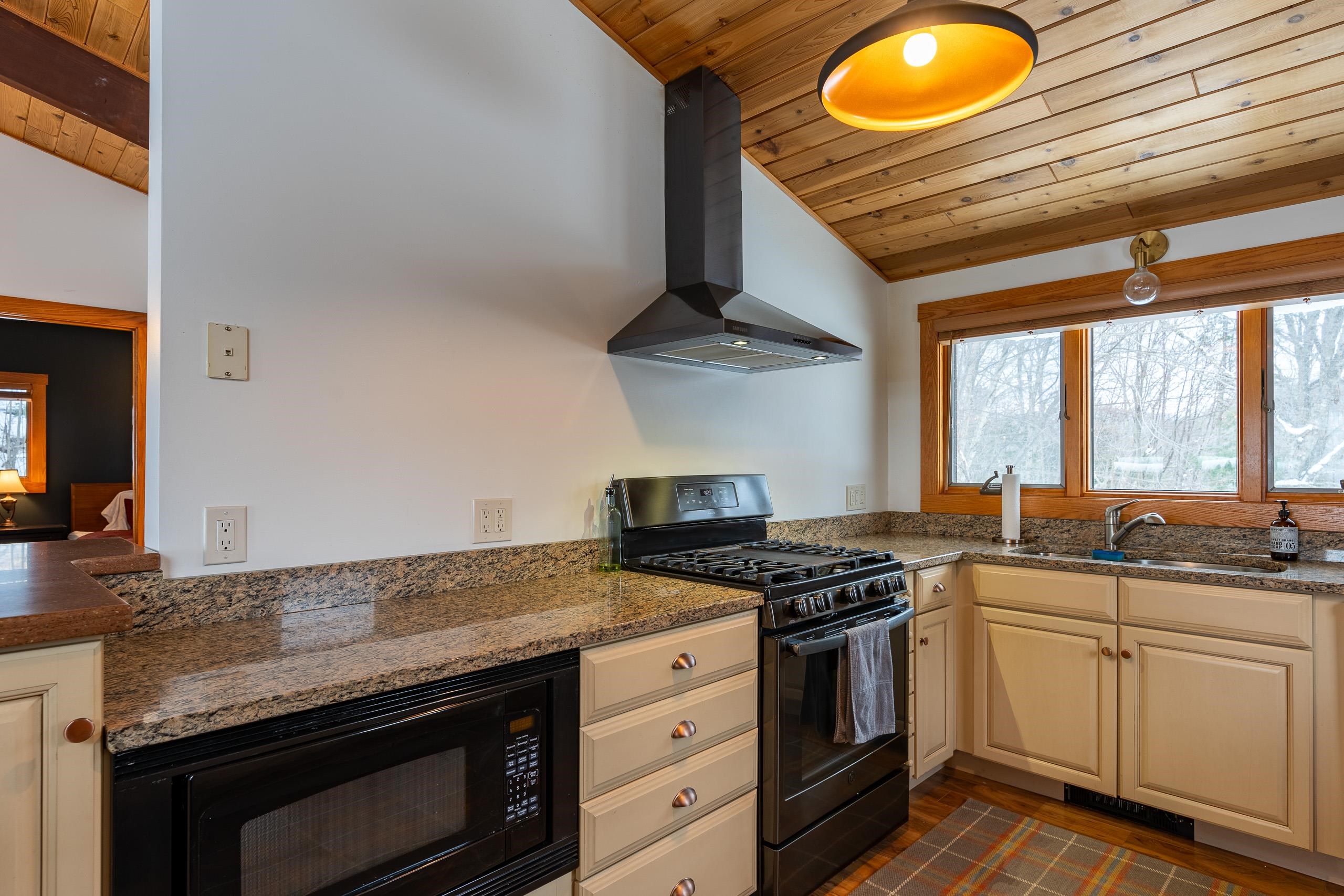 181 Upper Round Top Road Plymouth, VT 05056 - Photo 11 of 40 Gallery Image 11