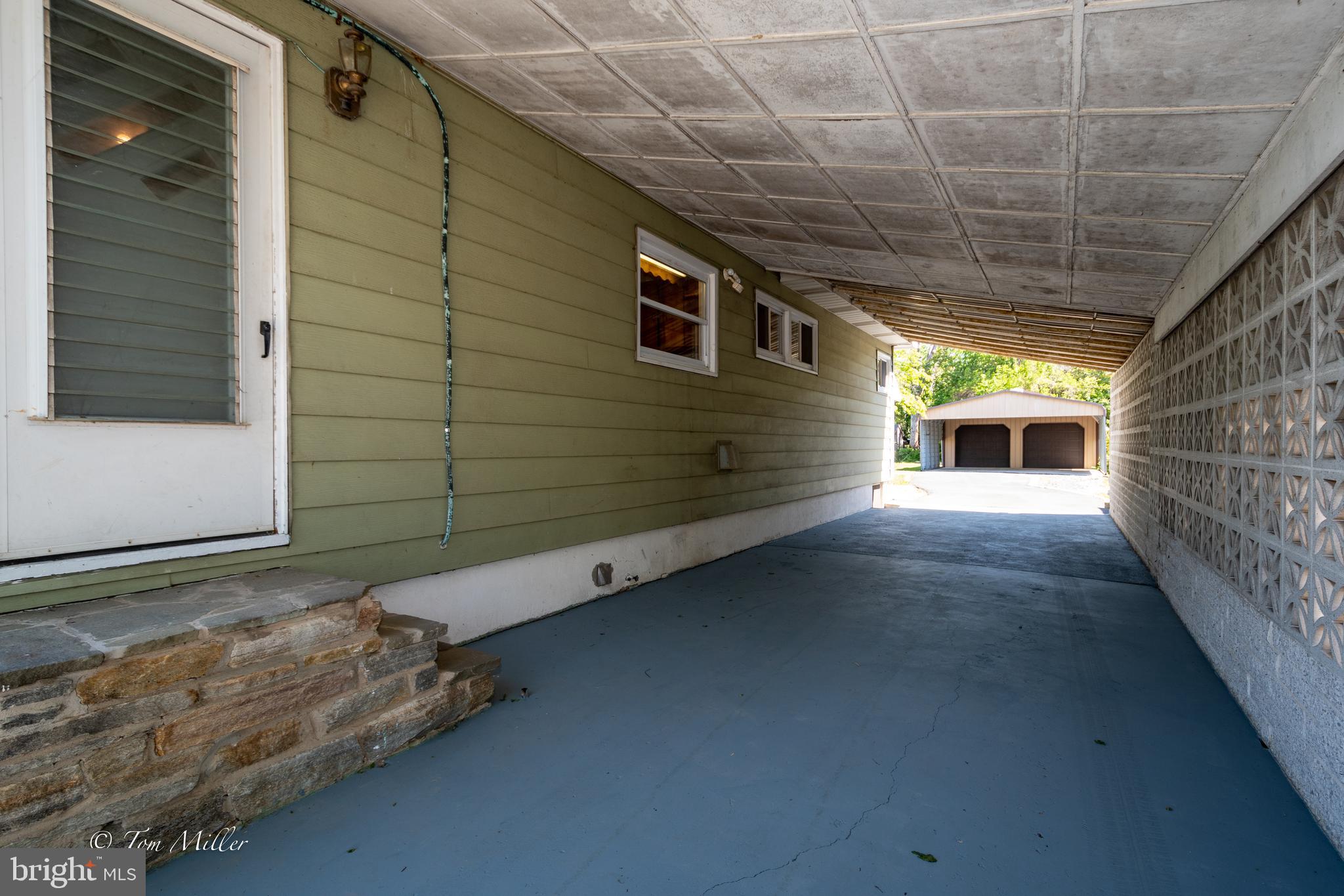 313 Riverside Drive Baltimore, MD 21221 - Photo 3 of 47 Double Depth Carport