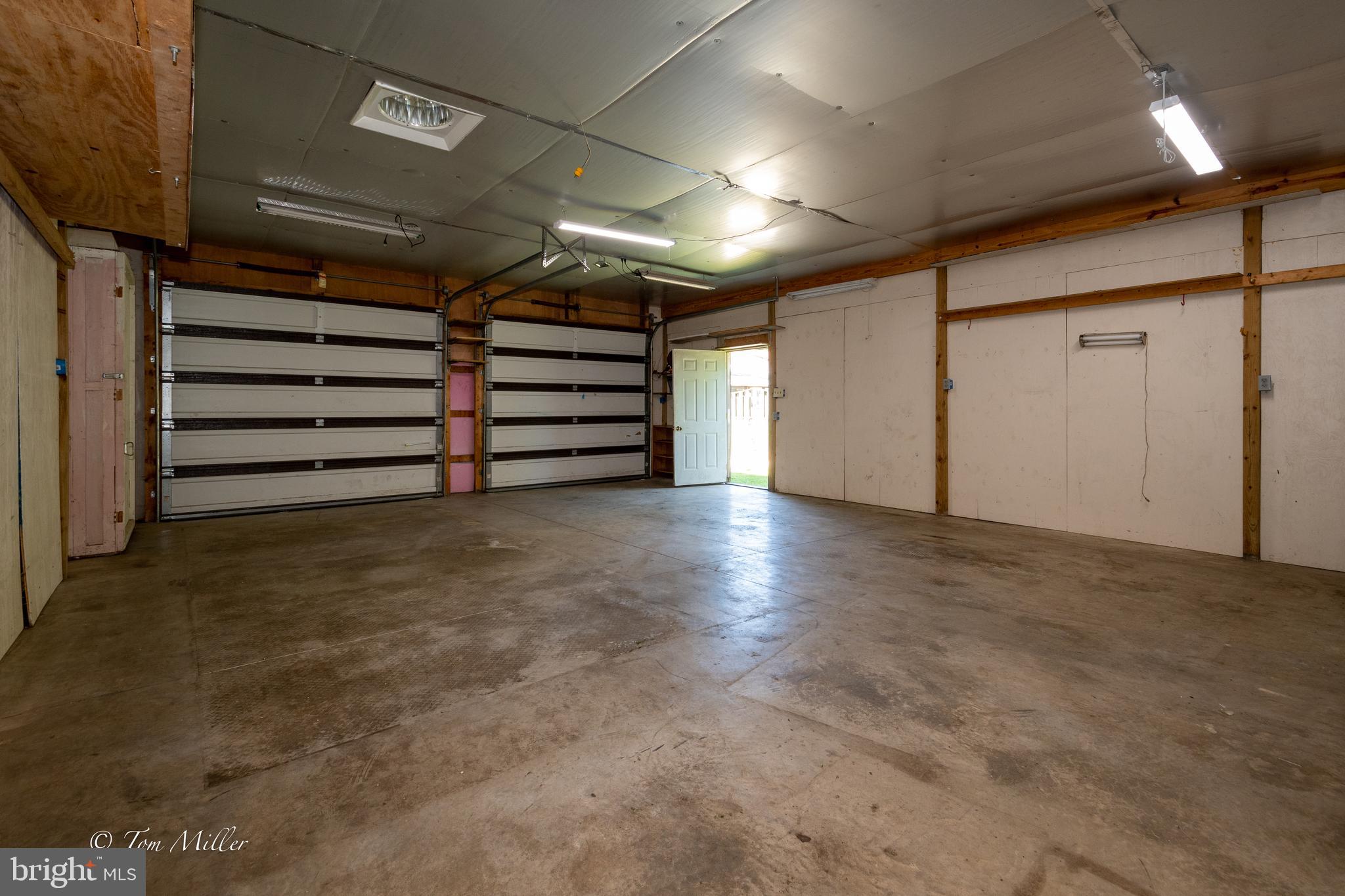 313 Riverside Drive Baltimore, MD 21221 - Photo 35 of 47 Large 32x24 Garage