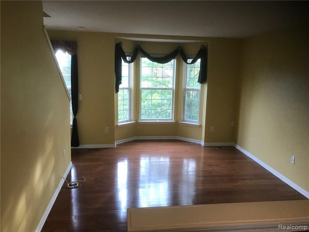27978 Declaration Drive Novi, MI 48377 - Photo 5 of 15