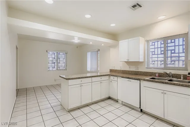 $2,000 | 501 West Van Buren Avenue, Las Vegas, NV 89106