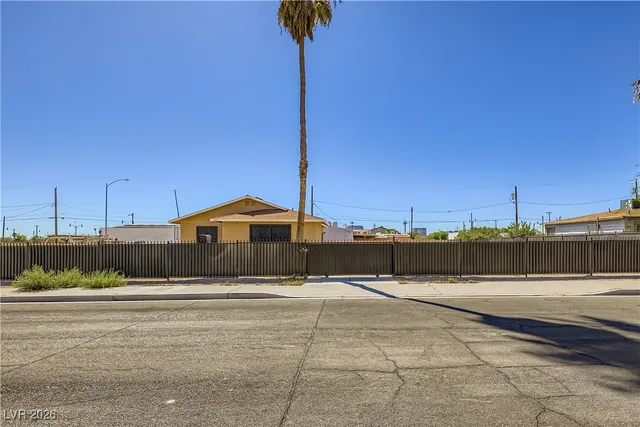 $2,000 | 501 West Van Buren Avenue, Las Vegas, NV 89106