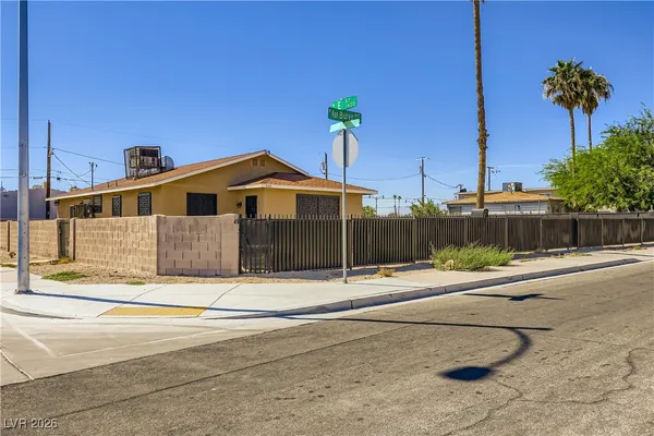 $1,800 | 501 West Van Buren Avenue, Las Vegas, NV 89106