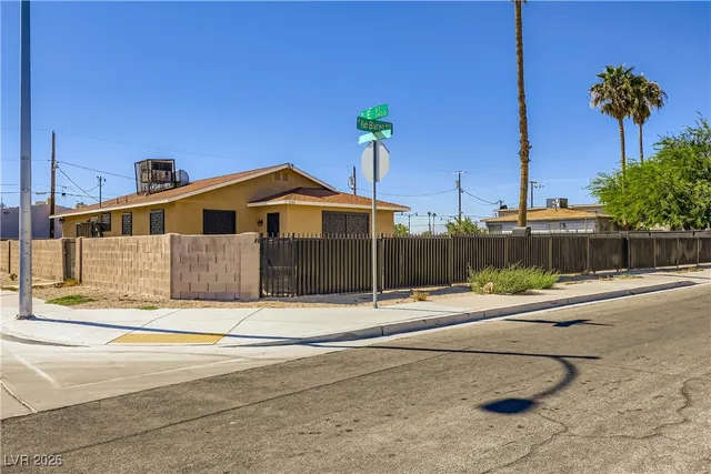 $2,000 | 501 West Van Buren Avenue, Las Vegas, NV 89106