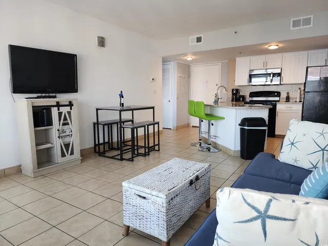 $157,900 | 1605 South Ocean Boulevard, Unit 1610, Myrtle Beach, SC 29577