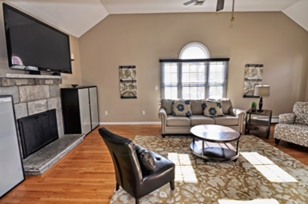 9 Little Tree Road Medway, MA 02053 - Photo 4 of 30 Gallery Image 4
