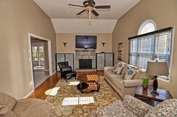 9 Little Tree Road Medway, MA 02053 - Photo 5 of 30 Gallery Image 5
