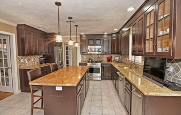 9 Little Tree Road Medway, MA 02053 - Photo 8 of 30 Gallery Image 8