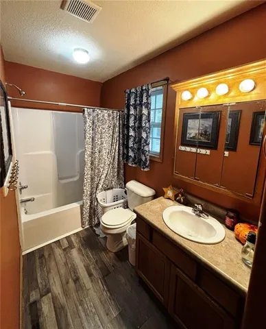 $280,000 | 113 Mulberry Street, Humboldt, KS 66748