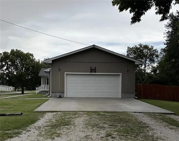 $280,000 | 113 Mulberry Street, Humboldt, KS 66748