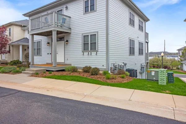 $495,000 | 211 Garden Terrace, Unit D, Douglas, MI 49406