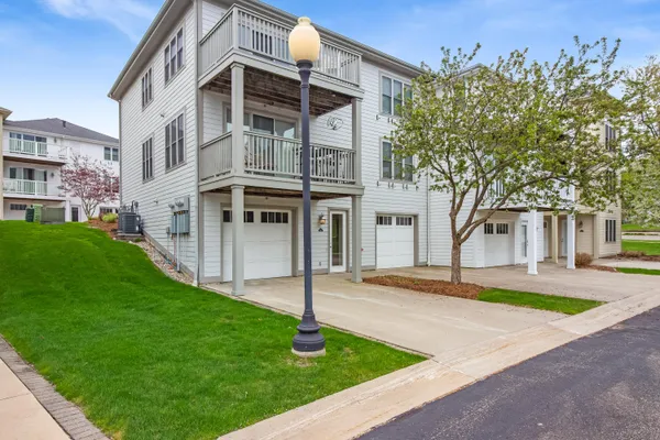 $495,000 | 211 Garden Terrace, Unit D, Douglas, MI 49406