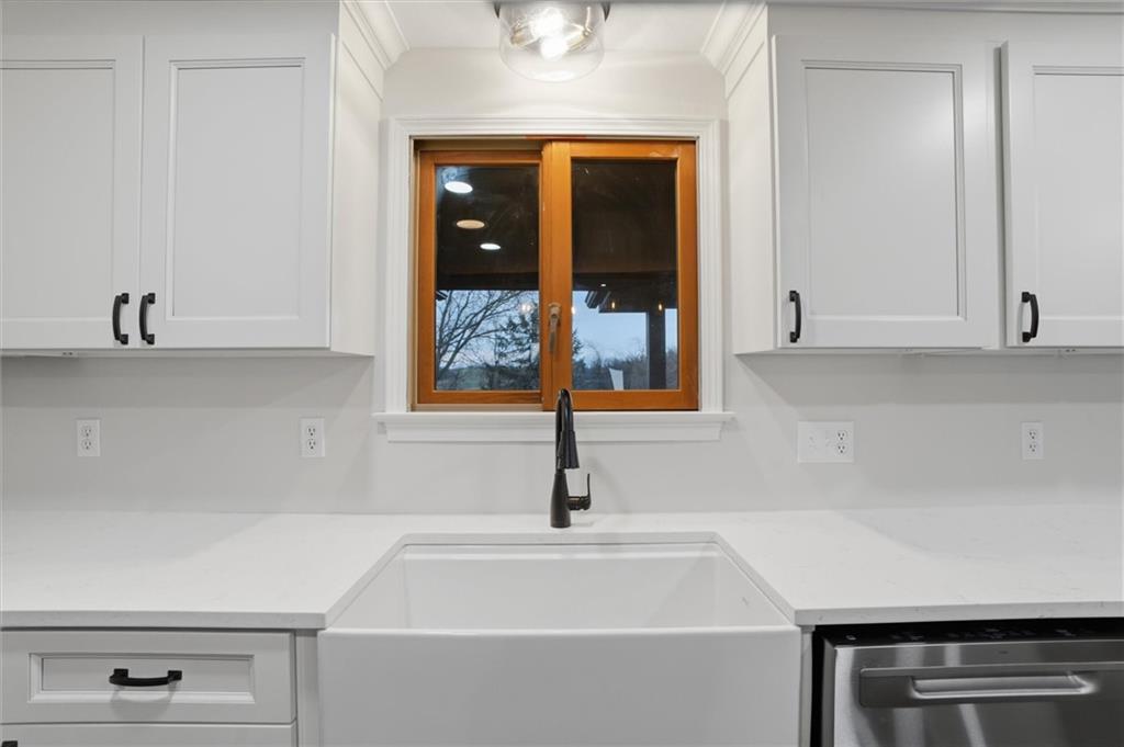 223 Vaneal Road Washington, PA 15301 - Photo 8 of 48