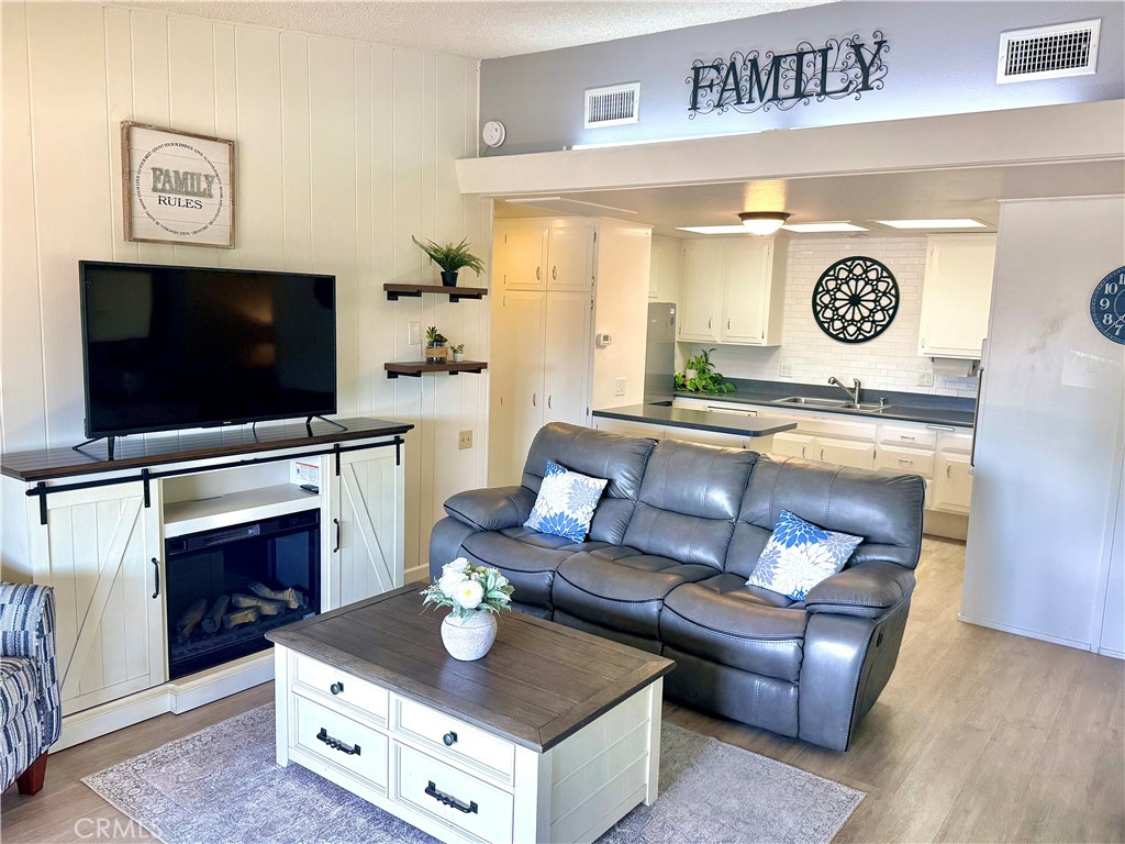 1075 Brookline Road Seal Beach, CA 90740 - Photo 14 of 35
