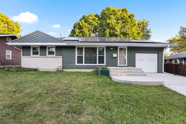 $185,000 | 336 Kenilworth Drive, Rockford, IL 61108